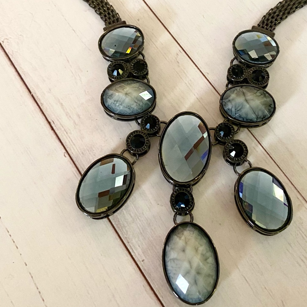 Designer look Statement Necklace - Picture 5 of 6